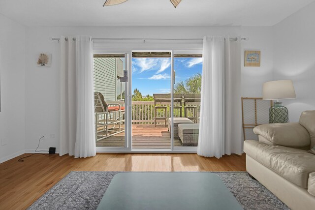 8522 Gulf Blvd Unit 20, Navarre, FL 32566 - entryway featuring baseboards and wood finished floors