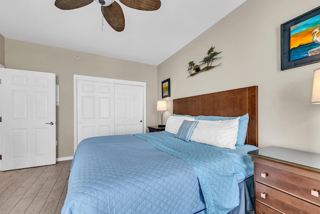 4207 Indian Bayou Trl Unit 2501, Destin, FL 32541 - bedroom featuring a ceiling fan, wood finished floors, and a closet