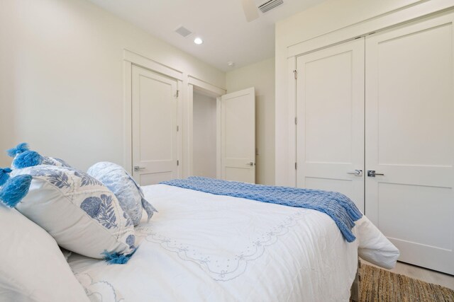144 Dalton Dr, Santa Rosa Beach, FL 32459 - bedroom with visible vents, recessed lighting, a ceiling fan, and a closet