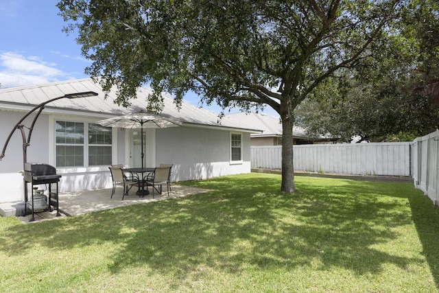 119 Red Bay Ct, Santa Rosa Beach, FL 32459 - view of yard featuring a patio area