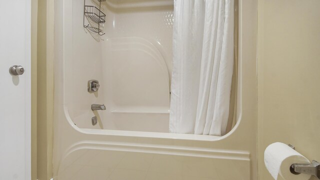 520 N Richard Jackson Blvd Unit 952, Panama City Beach, FL 32407 - bathroom with shower / bath combo