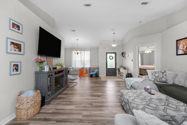 1207 Jefferyscot Dr, Crestview, FL 32536 - living area with visible vents, light wood-type flooring, and baseboards