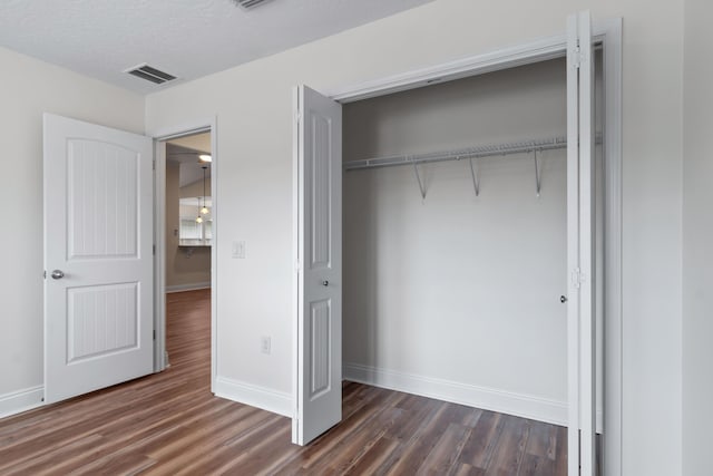 2690 Hartman Ct, Navarre, FL 32566 - closet with visible vents