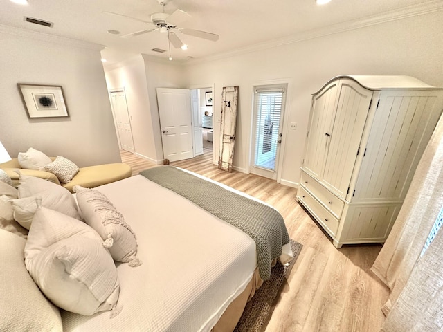 bedroom featuring light wood-style flooring, ornamental molding, recessed lighting, baseboards, and a ceiling fan