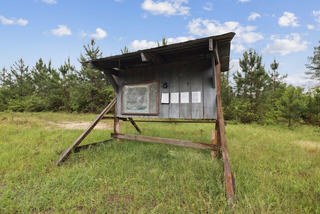 view of outdoor structure