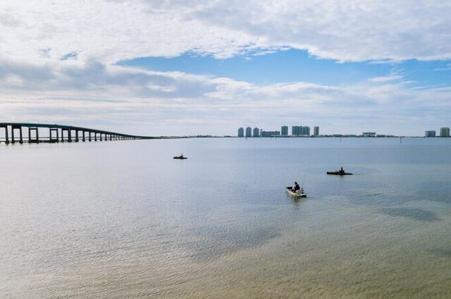 2825 Teepee Rd, Navarre, FL 32566
