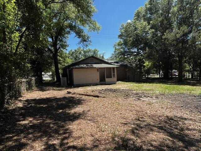404 W 1st Ave, Crestview, FL 32536 - view of garage