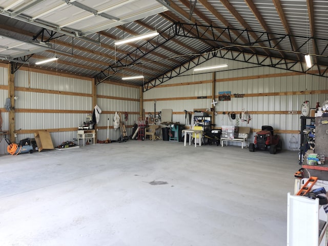 258 Briar Rd, Defuniak Springs, FL 32433 - garage featuring metal wall