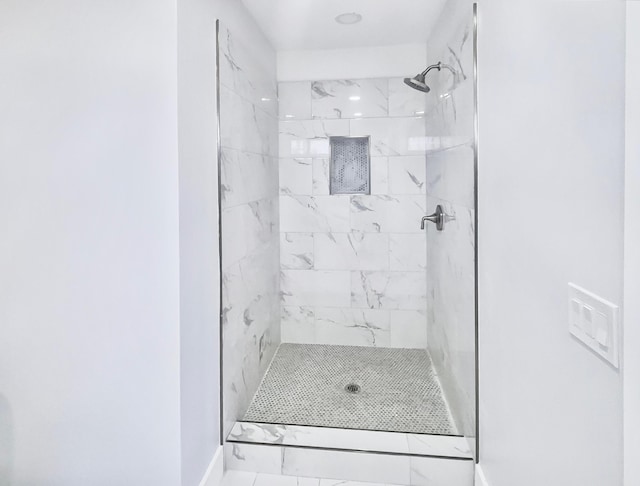2710 Rutgers Dr, Panama City, FL 32405 - full bath with baseboards and tiled shower