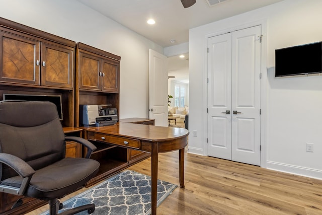 office space with light wood-style floors, baseboards, ceiling fan, and recessed lighting