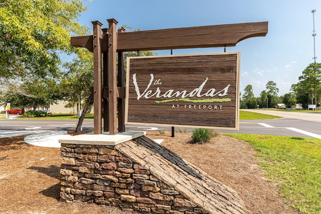 view of community / neighborhood sign
