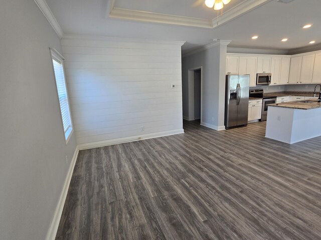 467 N County Highway 395, Santa Rosa Beach, FL 32459 - kitchen featuring baseboards, a sink, dark wood-style floors, and stainless steel appliances