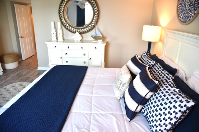 900 Gulf Shore Dr Unit 3042, Destin, FL 32541 - bedroom featuring wood finished floors