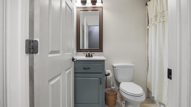 199 W Italian Ave, Defuniak Springs, FL 32433 - full bath featuring toilet, vanity, and curtained shower