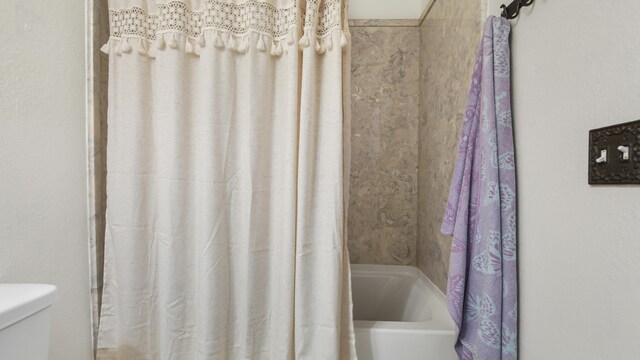 199 W Italian Ave, Defuniak Springs, FL 32433 - full bath featuring toilet and shower / bathtub combination with curtain