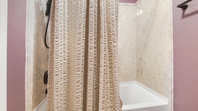 199 W Italian Ave, Defuniak Springs, FL 32433 - bathroom with shower / bath combo
