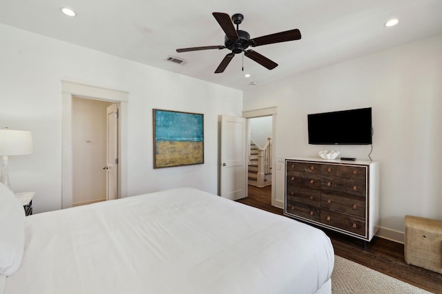 bedroom with visible vents, recessed lighting, dark wood-style flooring, and ceiling fan