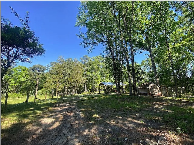 941 Walton Bridge Rd, Ponce De Leon, FL 32455 - view of yard featuring an outdoor structure