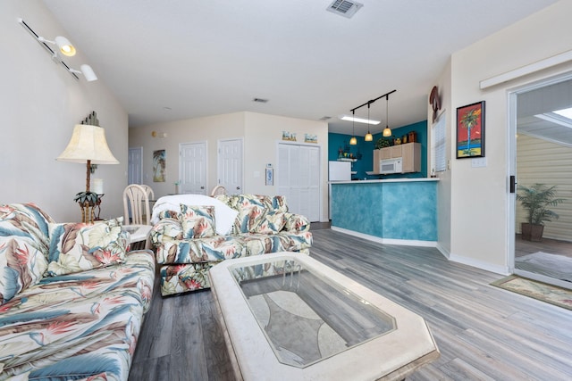 775 Gulf Shore Dr Unit 9222, Destin, FL 32541 - living room with wood finished floors and baseboards