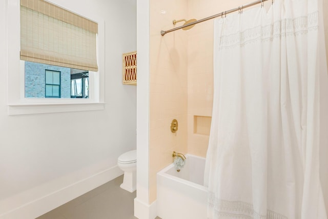 1341 Driftwood Point Rd, Santa Rosa Beach, FL 32459 - bathroom with baseboards, toilet, and shower / bath combo