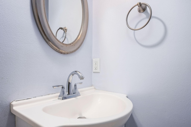 205 Florence Dr, Defuniak Springs, FL 32433 - bathroom featuring a sink