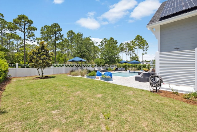 view of yard featuring a patio