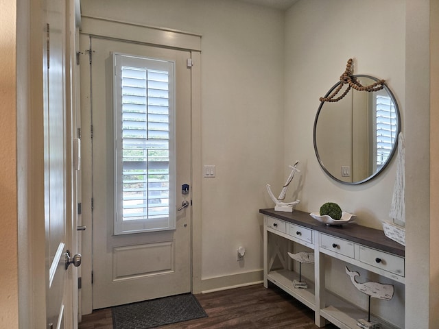 10 Gulfview Way, Santa Rosa Beach, FL 32459 - entryway featuring dark wood finished floors and baseboards