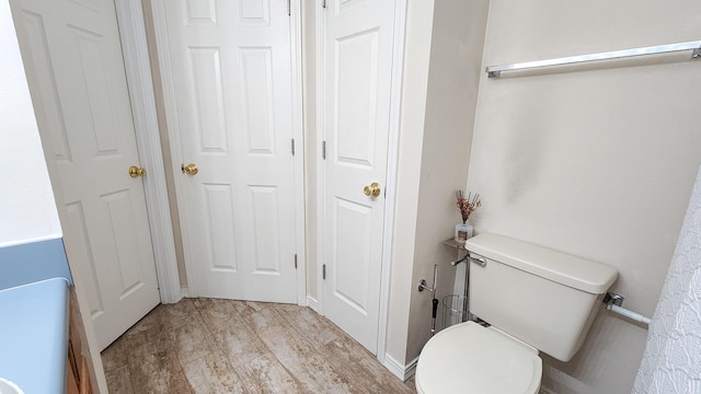 1100 Crosswinds Lndg Unit 21, Fort Walton Beach, FL 32547 - bathroom with toilet