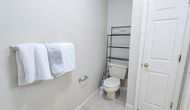 1100 Crosswinds Lndg Unit 21, Fort Walton Beach, FL 32547 - bathroom with toilet, baseboards, and tile patterned floors