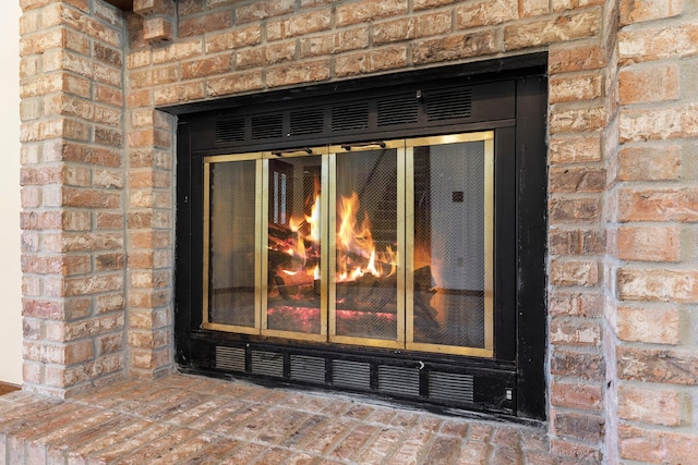 829 S Turnberry Cv, Niceville, FL 32578 - detailed view of brick wall
