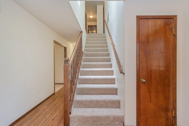 829 S Turnberry Cv, Niceville, FL 32578 - staircase featuring wood finished floors