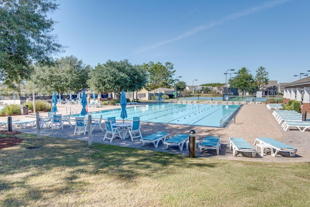 view of swimming pool