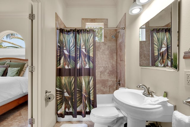 4701 Seastar Vis, Destin, FL 32541 - bathroom featuring ensuite bath, crown molding, shower / tub combo, toilet, and tile patterned flooring