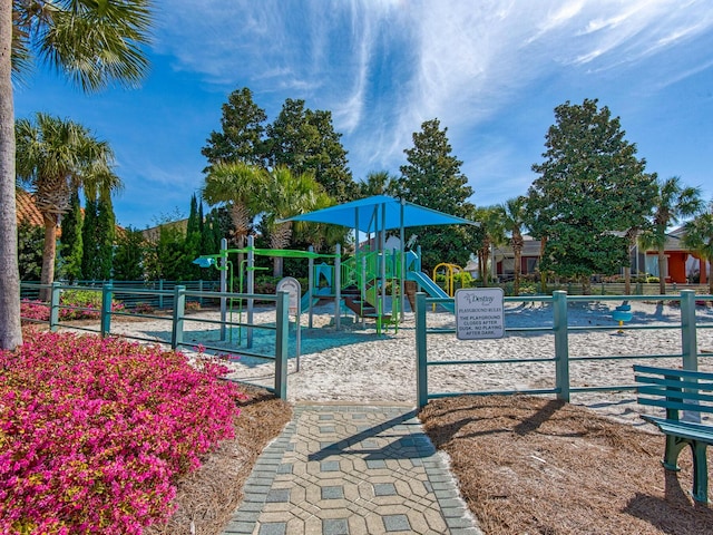 4701 Seastar Vis, Destin, FL 32541 - community play area featuring fence