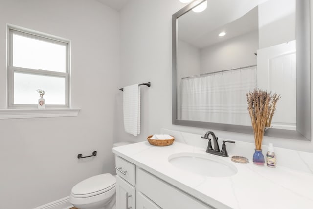 27 Cozy Cv, Freeport, FL 32439 - full bath featuring vanity and toilet