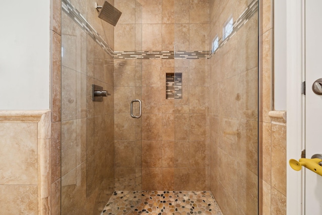 2009 Kildare Cir, Niceville, FL 32578 - full bathroom featuring a stall shower