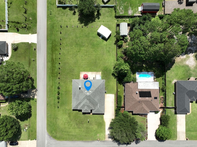2424 Pineneedle Dr, Navarre, FL 32566 - bird's eye view of a pool area