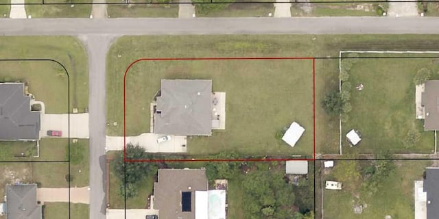 2424 Pineneedle Dr, Navarre, FL 32566 - aerial view of property's location with property parcel outlined