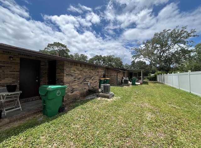 816 Lark St Unit 5, 6, 7, 8, Fort Walton Beach, FL 32547 - view of yard