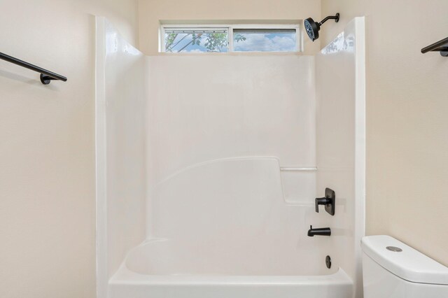 3167 Border Creek Dr, Crestview, FL 32539 - bathroom featuring shower / tub combination and toilet