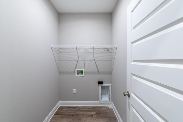 1432 Madelyn Woods Dr, Pensacola, FL 32506 - clothes washing area with wood finished floors, washer hookup, baseboards, and electric dryer hookup