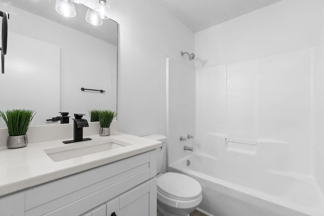 1725 Colonial Ct, Fort Walton Beach, FL 32547 - bathroom with toilet, vanity, and shower / washtub combination