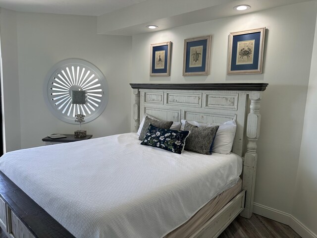 1096 Scenic Gulf Dr Ph 1610, Miramar Beach, FL 32550 - bedroom with dark wood finished floors, baseboards, and recessed lighting