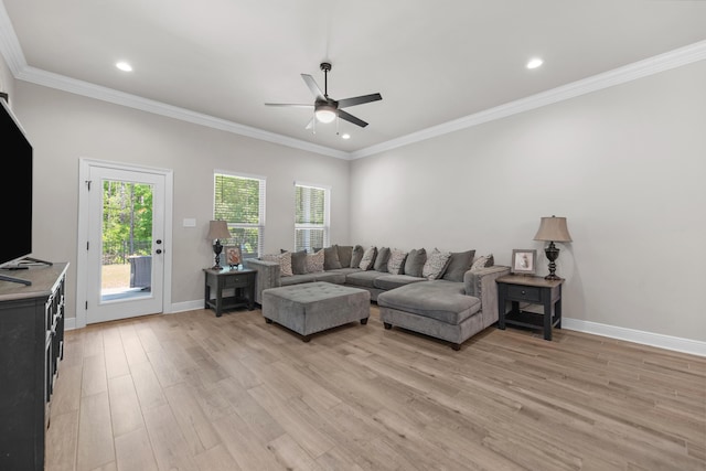 living room with ceiling fan, light wood-style flooring, baseboards, crown molding, and recessed lighting