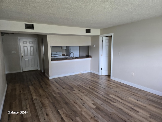 605 Colonial Dr Unit 4, Fort Walton Beach, FL 32547 - photo 4