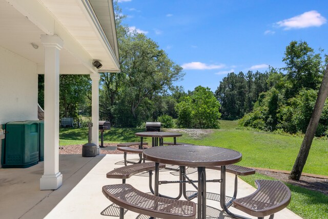 4274 Calinda Ln Unit 215, Niceville, FL 32578 - view of patio / terrace