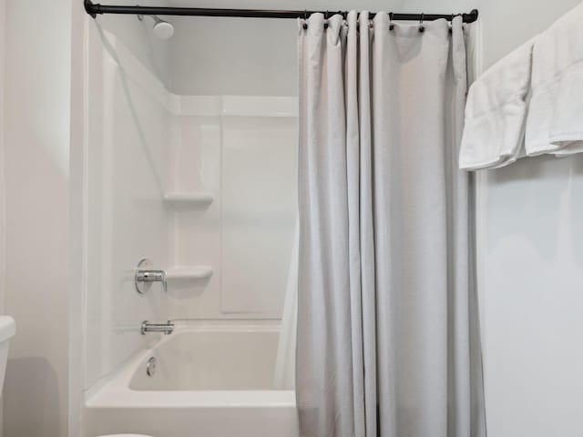 190 Valdare Ln, Inlet Beach, FL 32461 - bathroom with toilet and shower / tub combo with curtain