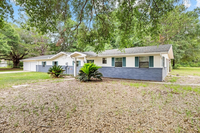 540 John King Rd, Crestview, FL 32539 - single story home with brick siding