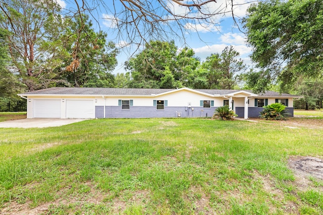 540 John King Rd, Crestview, FL 32539 - single story home with concrete driveway and a front yard