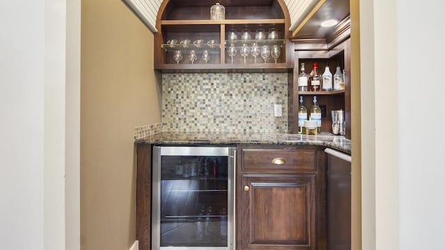 3208 Magnolia Islands Blvd, Panama City Beach, FL 32408 - indoor dry bar featuring wine cooler and tasteful backsplash